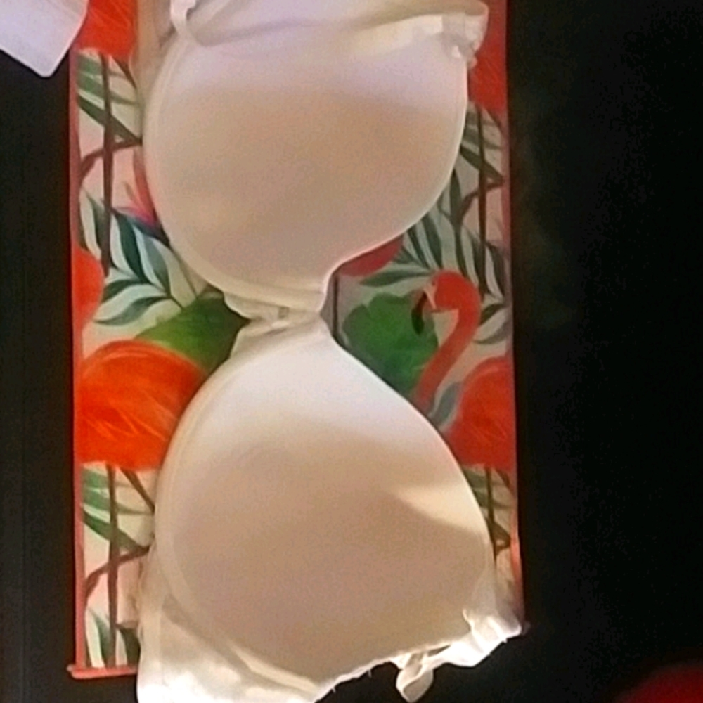 44DD under wire bra - Picture 3 of 5